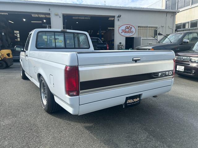 Ｆ－１５０ 　１９９３モデル　　シングルキャブ・ベンチシート・コラムシフト・ローダウン・ディスプレイオーディオ・フルセグＴＶ・バックカメラ（8枚目）