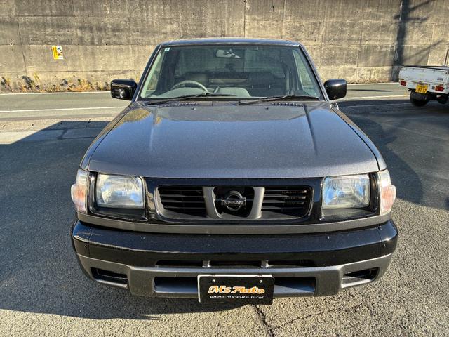 ダットサントラック キングキャブ オールペイント ベンチシート・コラムAT エアサス バックカメラ(2枚目)