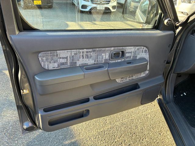 ダットサントラック キングキャブ オールペイント ベンチシート・コラムAT エアサス バックカメラ(14枚目)