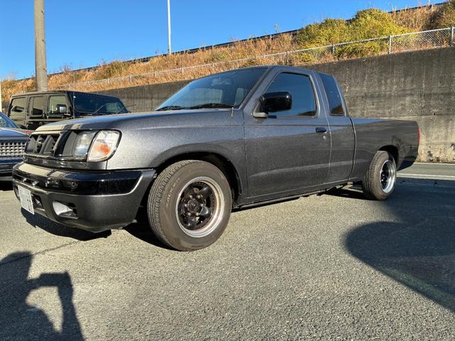 ダットサントラック キングキャブ オールペイント ベンチシート・コラムAT エアサス バックカメラ(17枚目)