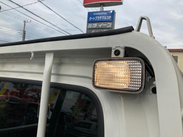 エクストラ 4WD 5速マニュアル エアコン パワステ パワーウインドウ フォグランプ 荷台マット ドアバイザー 作業灯 キーレス 軽トラック(20枚目)