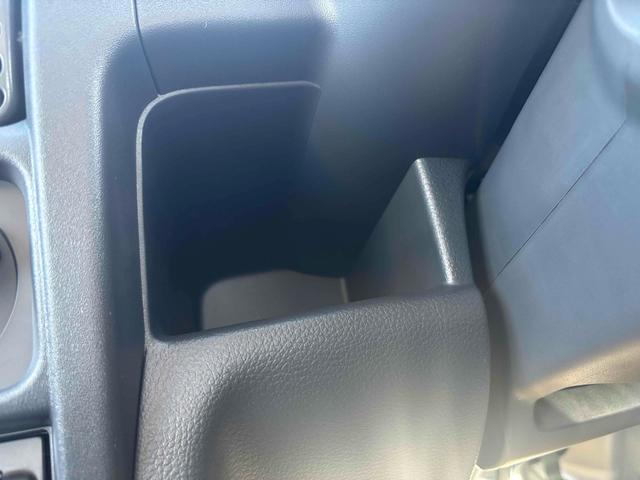 キャリイトラック KCエアコン・パワステ 4WD AT 衝突被害軽減システム クリアランスソナー レーンアシスト アイドリングストップ オートライト ESC エアコン パワーステアリング パワーウィンドウ(17枚目)