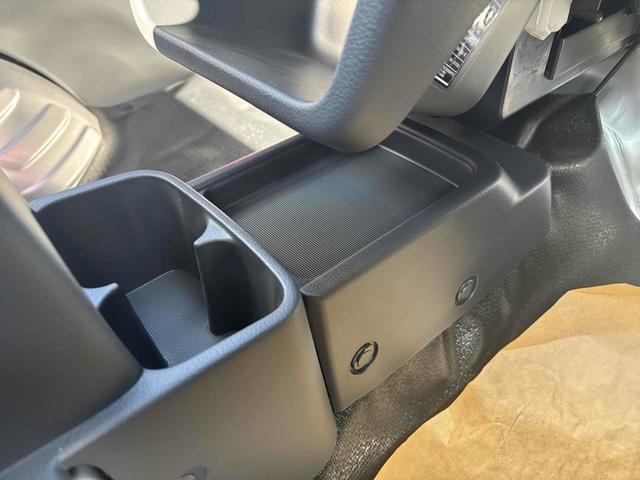 キャリイトラック KCエアコン・パワステ 4WD AT 衝突被害軽減システム クリアランスソナー レーンアシスト アイドリングストップ オートライト ESC エアコン パワーステアリング パワーウィンドウ(22枚目)