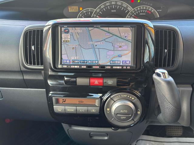 タント カスタムＲＳ　ドライブレコーダー　電動スライドドア　ナビ　ＨＩＤ　スマートキー　電動格納ミラー　ベンチシート　ターボ　ＣＶＴ　盗難防止システム　ＡＢＳ　アルミホイール　衝突安全ボディ　エアコン　パワーステアリング（7枚目）