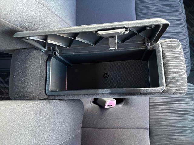 タント カスタムＲＳ　ドライブレコーダー　電動スライドドア　ナビ　ＨＩＤ　スマートキー　電動格納ミラー　ベンチシート　ターボ　ＣＶＴ　盗難防止システム　ＡＢＳ　アルミホイール　衝突安全ボディ　エアコン　パワーステアリング（10枚目）