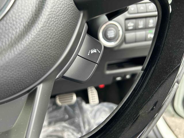 フロンクス ベースグレード　全周囲カメラ　クリアランスソナー　オートクルーズコントロール　レーンアシスト　衝突被害軽減システム　ナビ　ＴＶ　ＬＥＤヘッドランプ　アルミホイール　スマートキー　アイドリングストップ　電動格納ミラー（39枚目）