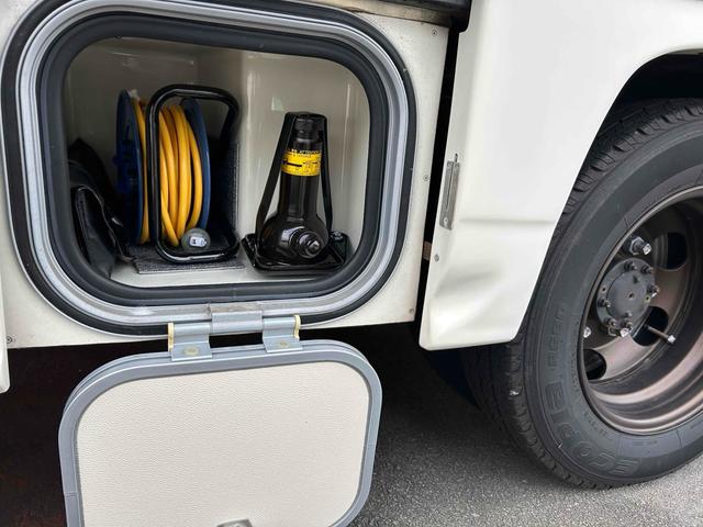 カムロード クレア　エボリューション５．３ｔｙｐｅＸ　キャンピングカー　ドライブレコーダー　ＥＴＣ　バックカメラ　ナビ　ＴＶ　電動格納ミラー　ＡＴ　エアコン　パワーウィンドウ（12枚目）