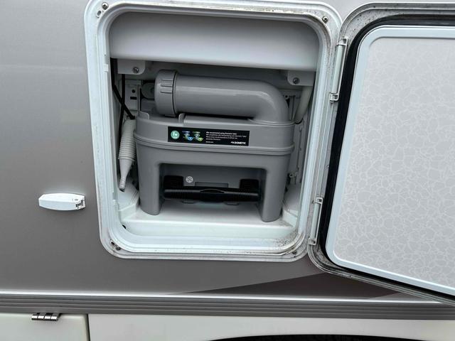 カムロード クレア　エボリューション５．３ｔｙｐｅＸ　キャンピングカー　ドライブレコーダー　ＥＴＣ　バックカメラ　ナビ　ＴＶ　電動格納ミラー　ＡＴ　エアコン　パワーウィンドウ（13枚目）