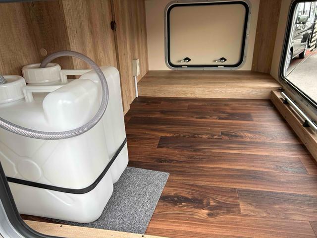 カムロード クレア　エボリューション５．３ｔｙｐｅＸ　キャンピングカー　ドライブレコーダー　ＥＴＣ　バックカメラ　ナビ　ＴＶ　電動格納ミラー　ＡＴ　エアコン　パワーウィンドウ（17枚目）