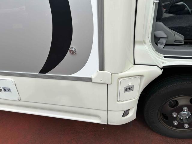 カムロード クレア　エボリューション５．３ｔｙｐｅＸ　キャンピングカー　ドライブレコーダー　ＥＴＣ　バックカメラ　ナビ　ＴＶ　電動格納ミラー　ＡＴ　エアコン　パワーウィンドウ（62枚目）