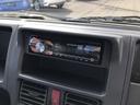 ＫＣ　４ＷＤ　軽トラック　ＭＴ　エアコン　運転席エアバッグ　ミュージックプレイヤー接続可(3枚目)