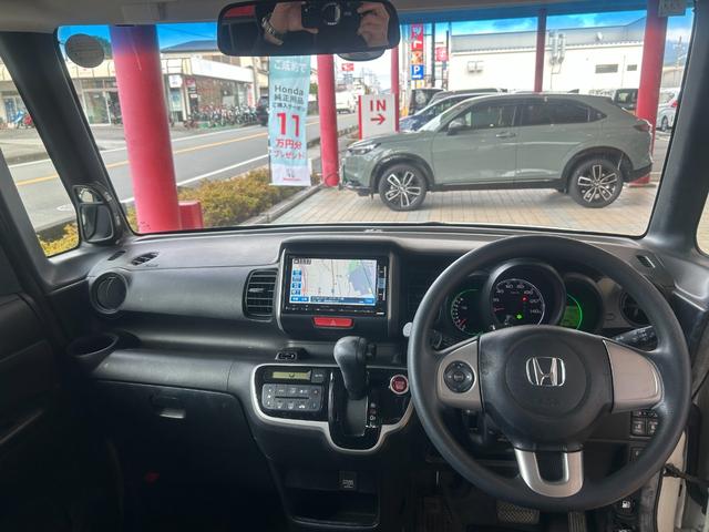 Ｎ－ＢＯＸ ＧＳＳパッケージ　両側電動スライドドア、ホンダ純正ナビ付き　Ｗ電動ドア　ダブルエアバック　サイドカーテンエアバック　スマートキー＆プッシュスタート　フルオートエアコン　キーレスエントリ　パワーウインドウ　横滑防止（14枚目）