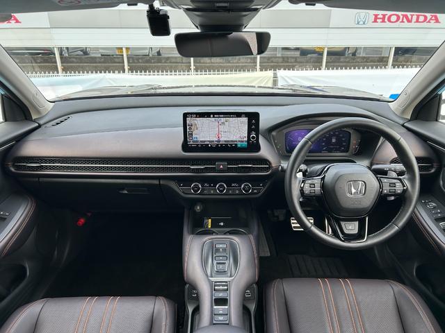 ZR-V e:HEVZ 当社デモカー、ナビ、マルチビューカメラ、禁煙車、ドラレコ3カメラ、etc、保証1年付き AW Pセンサー レザー Bカメラ サイドエアバック パワ-シ-ト ナビTV LEDヘッドライト USB接続(19枚目)