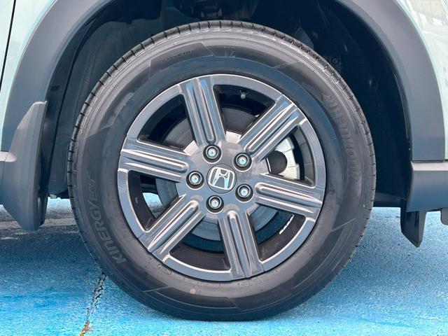 ヴェゼル ｅ：ＨＥＶＸ・ＨｕＮＴパッケージ　当社デモカー、禁煙車、９インチナビ、ドラレコ前後、ＥＴＣ、メーカー保証付き　盗難防止システム　アルミホイール　地デジフルセグ　サイドエアバッグ　Ｂカメラ　クリアランスソナー　横滑り防止機能　禁煙（17枚目）