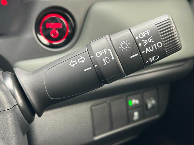 ヴェゼル ｅ：ＨＥＶＸ・ＨｕＮＴパッケージ　当社デモカー、禁煙車、９インチナビ、ドラレコ前後、ＥＴＣ、メーカー保証付き　盗難防止システム　アルミホイール　地デジフルセグ　サイドエアバッグ　Ｂカメラ　クリアランスソナー　横滑り防止機能　禁煙（27枚目）