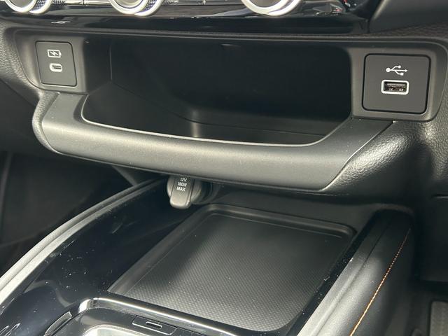 ヴェゼル ｅ：ＨＥＶＸ・ＨｕＮＴパッケージ　当社デモカー、禁煙車、９インチナビ、ドラレコ前後、ＥＴＣ、メーカー保証付き　盗難防止システム　アルミホイール　地デジフルセグ　サイドエアバッグ　Ｂカメラ　クリアランスソナー　横滑り防止機能　禁煙（43枚目）