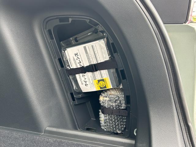 ヴェゼル ｅ：ＨＥＶＸ・ＨｕＮＴパッケージ　当社デモカー、禁煙車、９インチナビ、ドラレコ前後、ＥＴＣ、メーカー保証付き　盗難防止システム　アルミホイール　地デジフルセグ　サイドエアバッグ　Ｂカメラ　クリアランスソナー　横滑り防止機能　禁煙（57枚目）