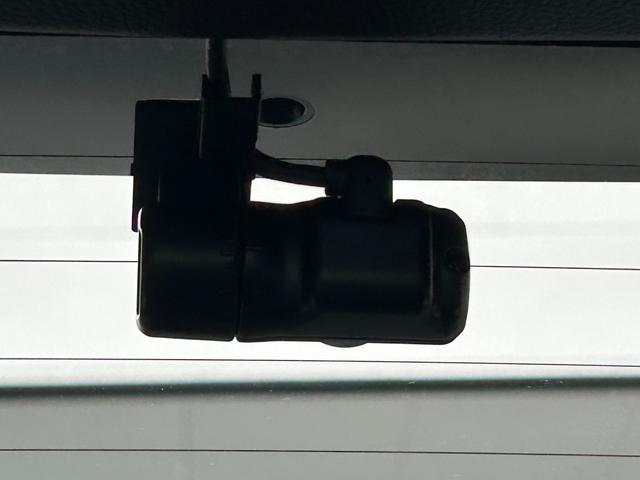 ヴェゼル ｅ：ＨＥＶＸ・ＨｕＮＴパッケージ　当社デモカー、禁煙車、９インチナビ、ドラレコ前後、ＥＴＣ、メーカー保証付き　盗難防止システム　アルミホイール　地デジフルセグ　サイドエアバッグ　Ｂカメラ　クリアランスソナー　横滑り防止機能　禁煙（60枚目）