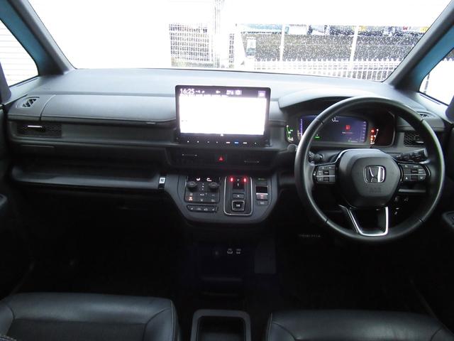 ステップワゴン ｅ：ＨＥＶスパーダ　ワンオーナー、１１．４インチナビ、１５．インチ後席モニター、ドラレコ３カメラ、ＥＴＣ、リヤガラス５面スモーク、バックカメラ、保証１年付き　アルミ　１オーナー　フルオートエアコン　メモリナビ　ＥＳＣ（19枚目）