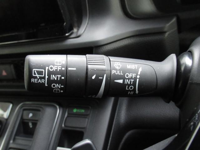 ステップワゴン ｅ：ＨＥＶスパーダ　ワンオーナー、１１．４インチナビ、１５．インチ後席モニター、ドラレコ３カメラ、ＥＴＣ、リヤガラス５面スモーク、バックカメラ、保証１年付き　アルミ　１オーナー　フルオートエアコン　メモリナビ　ＥＳＣ（23枚目）