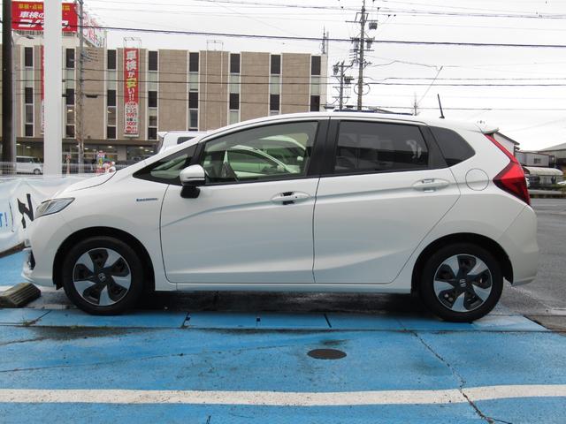 フィットハイブリッド Ｌホンダセンシング　ワンオーナー、ナビ、バックカメラ、保証１年付き　軽減ブレーキ　Ｒカメ　ＬＥＤ　横滑り防止　メモリーナビ　フルセグテレビ　ナビＴＶ　パワーステアリング　盗難防止装置　オートクルーズ　ＡＢＳ　スマートキー（13枚目）