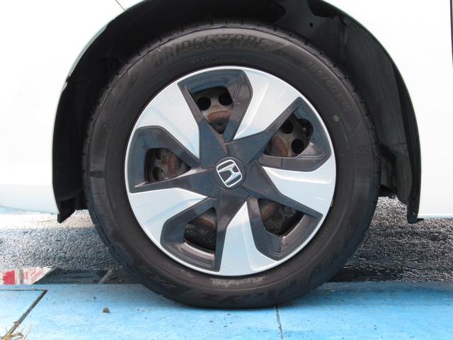 フィットハイブリッド Ｌホンダセンシング　ワンオーナー、ナビ、バックカメラ、保証１年付き　軽減ブレーキ　Ｒカメ　ＬＥＤ　横滑り防止　メモリーナビ　フルセグテレビ　ナビＴＶ　パワーステアリング　盗難防止装置　オートクルーズ　ＡＢＳ　スマートキー（14枚目）