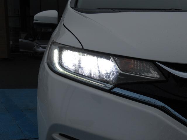 フィットハイブリッド Ｌホンダセンシング　ワンオーナー、ナビ、バックカメラ、保証１年付き　軽減ブレーキ　Ｒカメ　ＬＥＤ　横滑り防止　メモリーナビ　フルセグテレビ　ナビＴＶ　パワーステアリング　盗難防止装置　オートクルーズ　ＡＢＳ　スマートキー（16枚目）