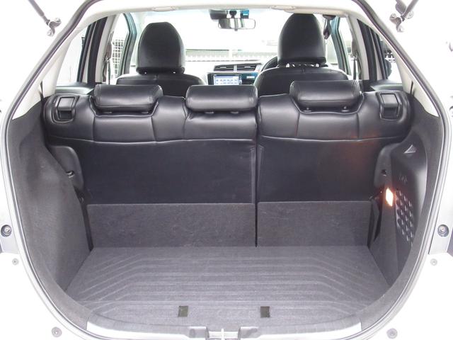 フィットハイブリッド Ｌホンダセンシング　ワンオーナー、ナビ、バックカメラ、保証１年付き　軽減ブレーキ　Ｒカメ　ＬＥＤ　横滑り防止　メモリーナビ　フルセグテレビ　ナビＴＶ　パワーステアリング　盗難防止装置　オートクルーズ　ＡＢＳ　スマートキー（42枚目）