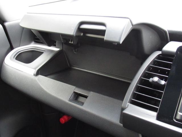 フィット ｅ：ＨＥＶホーム　ワンオーナー、ナビ、ドラレコ前後、バックカメラ、保証１年付き　前後誤発進抑制機能　クリソナ　助手席エアバッグ　運転席エアバッグ　１オナ　アイドリングストップ　ＬＥＤライト　ＵＳＢ接続　バックカメラ（40枚目）