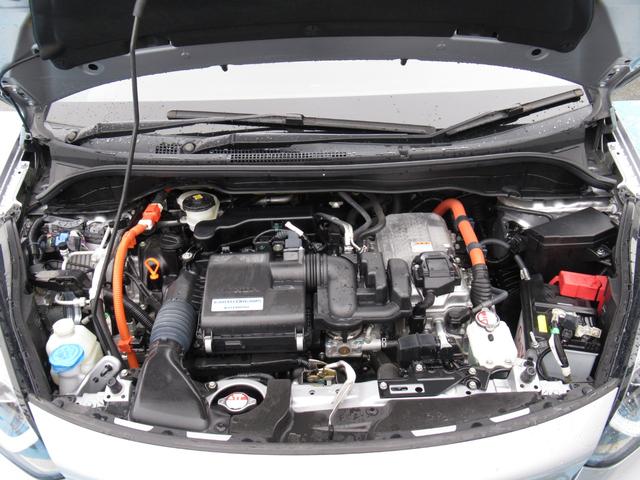 フィット ｅ：ＨＥＶホーム　ワンオーナー、ナビ、ドラレコ前後、バックカメラ、保証１年付き　前後誤発進抑制機能　クリソナ　助手席エアバッグ　運転席エアバッグ　１オナ　アイドリングストップ　ＬＥＤライト　ＵＳＢ接続　バックカメラ（50枚目）