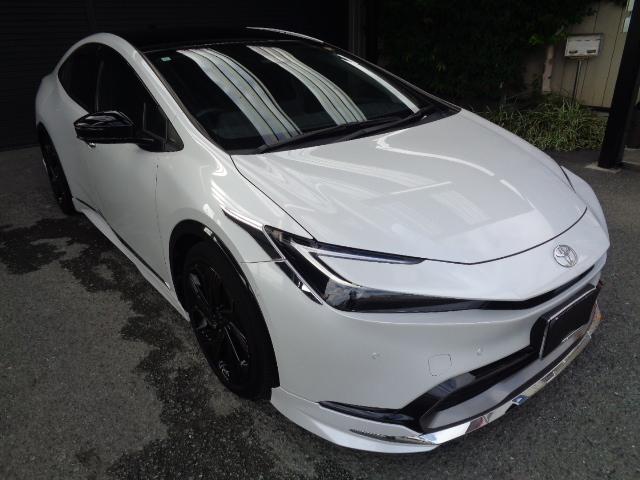 プリウス Ｚ　禁煙車　モデリスタエアロ（Ｆ／Ｓ／Ｒ）　モデリスタ１９インチアルミ　純正１２．３ナビ／ＴＶ／Ｂｌｕｅｔｏｏｔｈ　全方位モニター　パノラマルーフ　電動リヤゲート　デジタルインナミラ　スペアキー２本（8枚目）