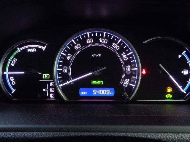 エスクァイア ハイブリッドＧｉ　禁煙車　７人乗り　純正９インチナビ／ＴＶ／ＣＤ／Ｂｌｕｅｔｏｏｔｈ／ＳＤ再生　バックカメラ　ドライブレコーダー　ＥＴＣ　両側パワースライドドア　ＬＥＤヘッドライト　純正１５アルミ　スマートキー２本（4枚目）