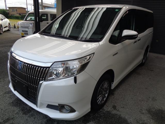 エスクァイア ハイブリッドＧｉ　禁煙車　７人乗り　純正９インチナビ／ＴＶ／ＣＤ／Ｂｌｕｅｔｏｏｔｈ／ＳＤ再生　バックカメラ　ドライブレコーダー　ＥＴＣ　両側パワースライドドア　ＬＥＤヘッドライト　純正１５アルミ　スマートキー２本（5枚目）