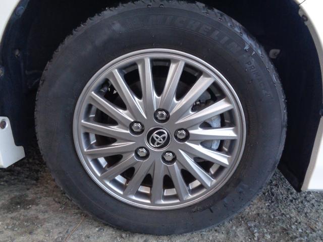 エスクァイア ハイブリッドＧｉ　禁煙車　７人乗り　純正９インチナビ／ＴＶ／ＣＤ／Ｂｌｕｅｔｏｏｔｈ／ＳＤ再生　バックカメラ　ドライブレコーダー　ＥＴＣ　両側パワースライドドア　ＬＥＤヘッドライト　純正１５アルミ　スマートキー２本（22枚目）