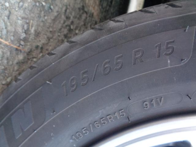 エスクァイア ハイブリッドＧｉ　禁煙車　７人乗り　純正９インチナビ／ＴＶ／ＣＤ／Ｂｌｕｅｔｏｏｔｈ／ＳＤ再生　バックカメラ　ドライブレコーダー　ＥＴＣ　両側パワースライドドア　ＬＥＤヘッドライト　純正１５アルミ　スマートキー２本（23枚目）