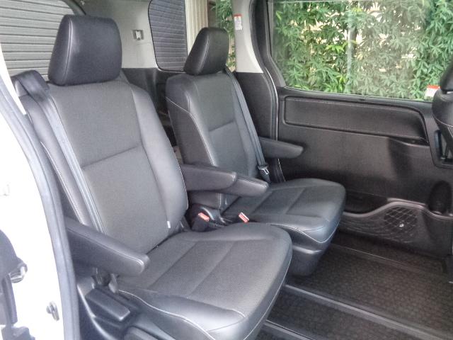 エスクァイア ハイブリッドＧｉ　禁煙車　７人乗り　純正９インチナビ／ＴＶ／ＣＤ／Ｂｌｕｅｔｏｏｔｈ／ＳＤ再生　バックカメラ　ドライブレコーダー　ＥＴＣ　両側パワースライドドア　ＬＥＤヘッドライト　純正１５アルミ　スマートキー２本（26枚目）