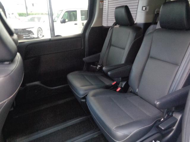 エスクァイア ハイブリッドＧｉ　禁煙車　７人乗り　純正９インチナビ／ＴＶ／ＣＤ／Ｂｌｕｅｔｏｏｔｈ／ＳＤ再生　バックカメラ　ドライブレコーダー　ＥＴＣ　両側パワースライドドア　ＬＥＤヘッドライト　純正１５アルミ　スマートキー２本（29枚目）