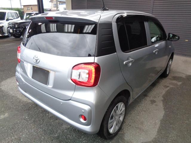 パッソ Ｘ　禁煙車　純正ナビ／ＴＶ／ＣＤ／Ｂｌｕｅｔｏｏｔｈ　クリアランスソナー　オートライト　ベンチシート　電動格納ミラー　プッシュスタート　スマートキー２本（9枚目）