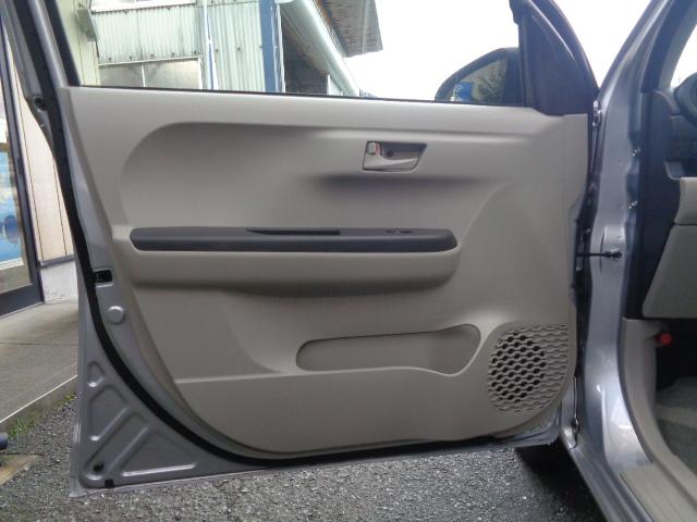 パッソ Ｘ　禁煙車　純正ナビ／ＴＶ／ＣＤ／Ｂｌｕｅｔｏｏｔｈ　クリアランスソナー　オートライト　ベンチシート　電動格納ミラー　プッシュスタート　スマートキー２本（27枚目）