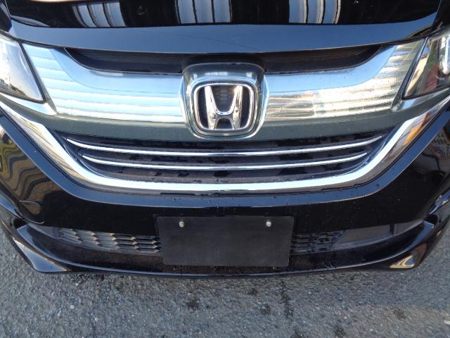 フリードハイブリッド ハイブリッド・Ｇホンダセンシング　禁煙車　７人乗　純正ナビ／ＴＶ／ＤＶＤ／ＣＤ／Ｂｌｕｅｔｏｏｔｈ／ＳＤ再生　バックカメラ　ドラレコ　ＥＴＣ　両側パワースライドドア　ＬＥＤヘッドライト　プッシュスタート　スマートキー２本（13枚目）