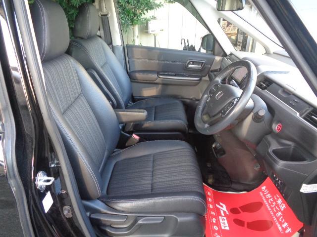 フリードハイブリッド ハイブリッド・Ｇホンダセンシング　禁煙車　７人乗　純正ナビ／ＴＶ／ＤＶＤ／ＣＤ／Ｂｌｕｅｔｏｏｔｈ／ＳＤ再生　バックカメラ　ドラレコ　ＥＴＣ　両側パワースライドドア　ＬＥＤヘッドライト　プッシュスタート　スマートキー２本（25枚目）