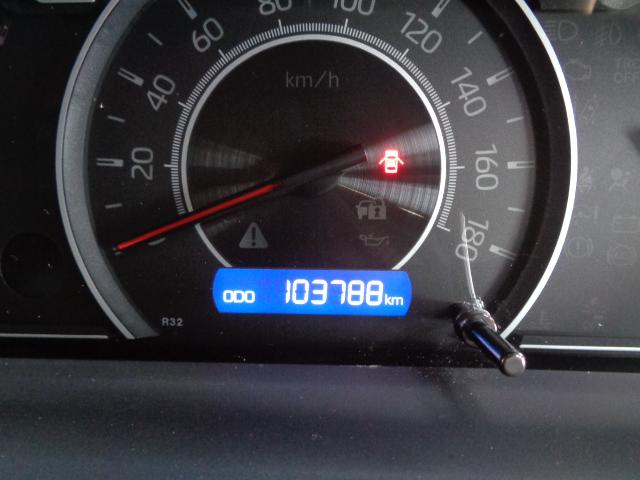 ヴォクシー ＺＳ　４ＷＤ　７人乗り　禁煙車　純正９インチナビ／ＴＶ／ＤＶＤ／ＣＤ／Ｂｌｕｅｔｏｏｔｈ　フリップダウンモニター　バックカメラ　ＥＴＣ　両側パワースライドドア　純正１６アルミ　スマートキー２本（4枚目）