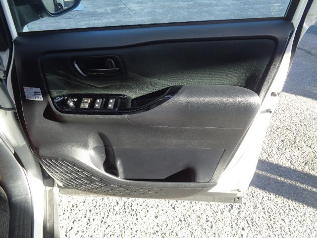 ヴォクシー ＺＳ　４ＷＤ　７人乗り　禁煙車　純正９インチナビ／ＴＶ／ＤＶＤ／ＣＤ／Ｂｌｕｅｔｏｏｔｈ　フリップダウンモニター　バックカメラ　ＥＴＣ　両側パワースライドドア　純正１６アルミ　スマートキー２本（24枚目）