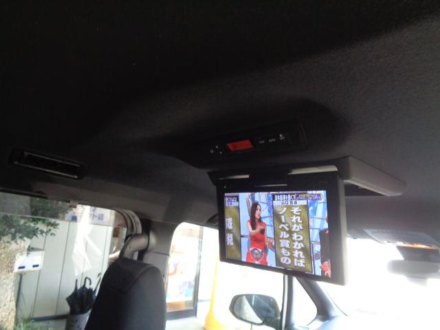 ヴォクシー ＺＳ　４ＷＤ　７人乗り　禁煙車　純正９インチナビ／ＴＶ／ＤＶＤ／ＣＤ／Ｂｌｕｅｔｏｏｔｈ　フリップダウンモニター　バックカメラ　ＥＴＣ　両側パワースライドドア　純正１６アルミ　スマートキー２本（36枚目）