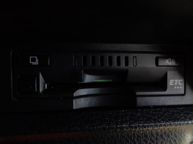 ヴォクシー ＺＳ　４ＷＤ　７人乗り　禁煙車　純正９インチナビ／ＴＶ／ＤＶＤ／ＣＤ／Ｂｌｕｅｔｏｏｔｈ　フリップダウンモニター　バックカメラ　ＥＴＣ　両側パワースライドドア　純正１６アルミ　スマートキー２本（37枚目）