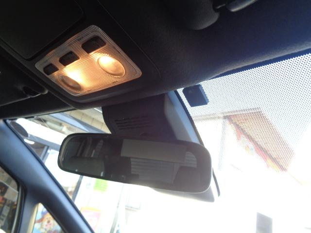 ヴォクシー ＺＳ　４ＷＤ　７人乗り　禁煙車　純正９インチナビ／ＴＶ／ＤＶＤ／ＣＤ／Ｂｌｕｅｔｏｏｔｈ　フリップダウンモニター　バックカメラ　ＥＴＣ　両側パワースライドドア　純正１６アルミ　スマートキー２本（39枚目）