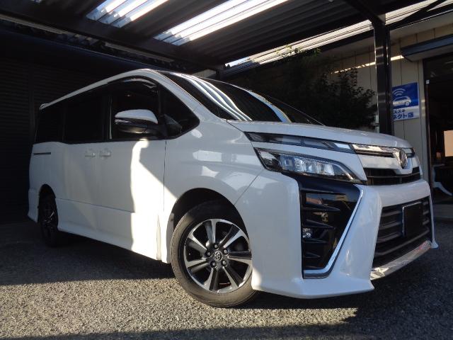 ヴォクシー ＺＳ　４ＷＤ　７人乗り　禁煙車　純正９インチナビ／ＴＶ／ＤＶＤ／ＣＤ／Ｂｌｕｅｔｏｏｔｈ　フリップダウンモニター　バックカメラ　ＥＴＣ　両側パワースライドドア　純正１６アルミ　スマートキー２本（49枚目）