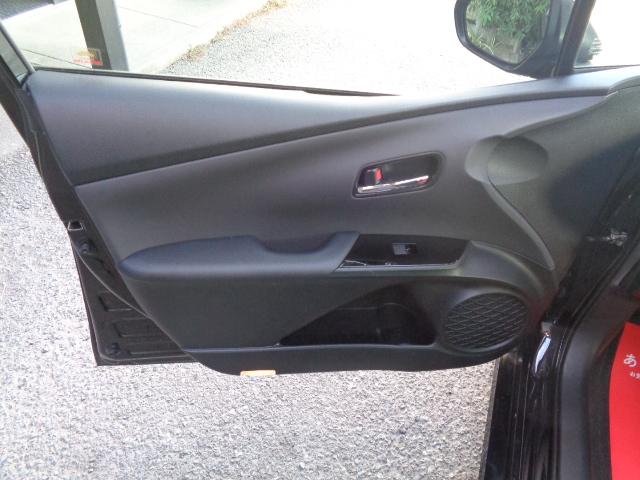 プリウス Ｓ　禁煙車　純正ナビ／Ｂｌｕｅｔｏｏｔｈ　バックカメラ　ＥＴＣ　トヨタセーフティ　ＬＥＤヘッドライト　オートライト　クリアランスソナー　１００ｖ電源　純正１５インチアルミ　スマートキー２本（27枚目）