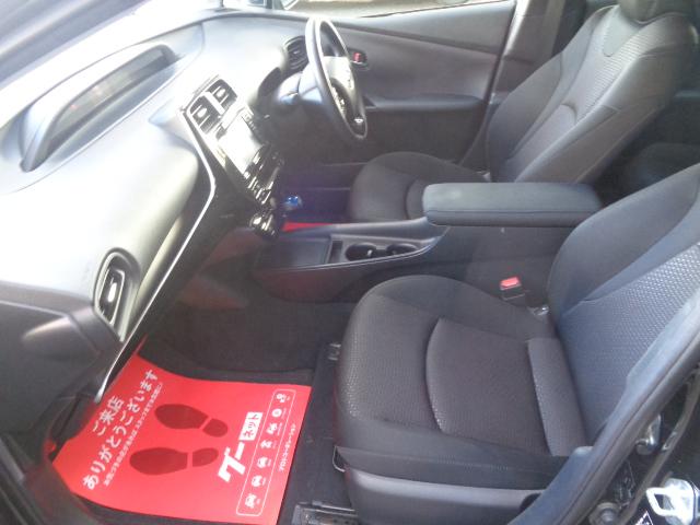 プリウス Ｓ　禁煙車　純正ナビ／Ｂｌｕｅｔｏｏｔｈ　バックカメラ　ＥＴＣ　トヨタセーフティ　ＬＥＤヘッドライト　オートライト　クリアランスソナー　１００ｖ電源　純正１５インチアルミ　スマートキー２本（28枚目）