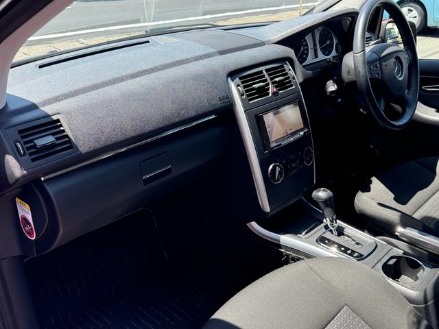 Ｂクラス Ｂ１８０　ＣＤ・ＤＶＤプレーヤー　電動格納ミラー　記録簿付き　禁煙車　盗難防止システム　キーレスエントリー　ＡＢＳ　エアバッグ　エアコン　パワーステアリング　パワーウィンドウ（26枚目）